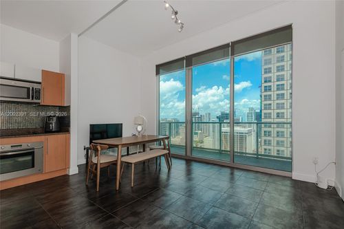 apt-3903-300 S Biscayne Blvd, Miami, FL, 33131-5383 | Card Image