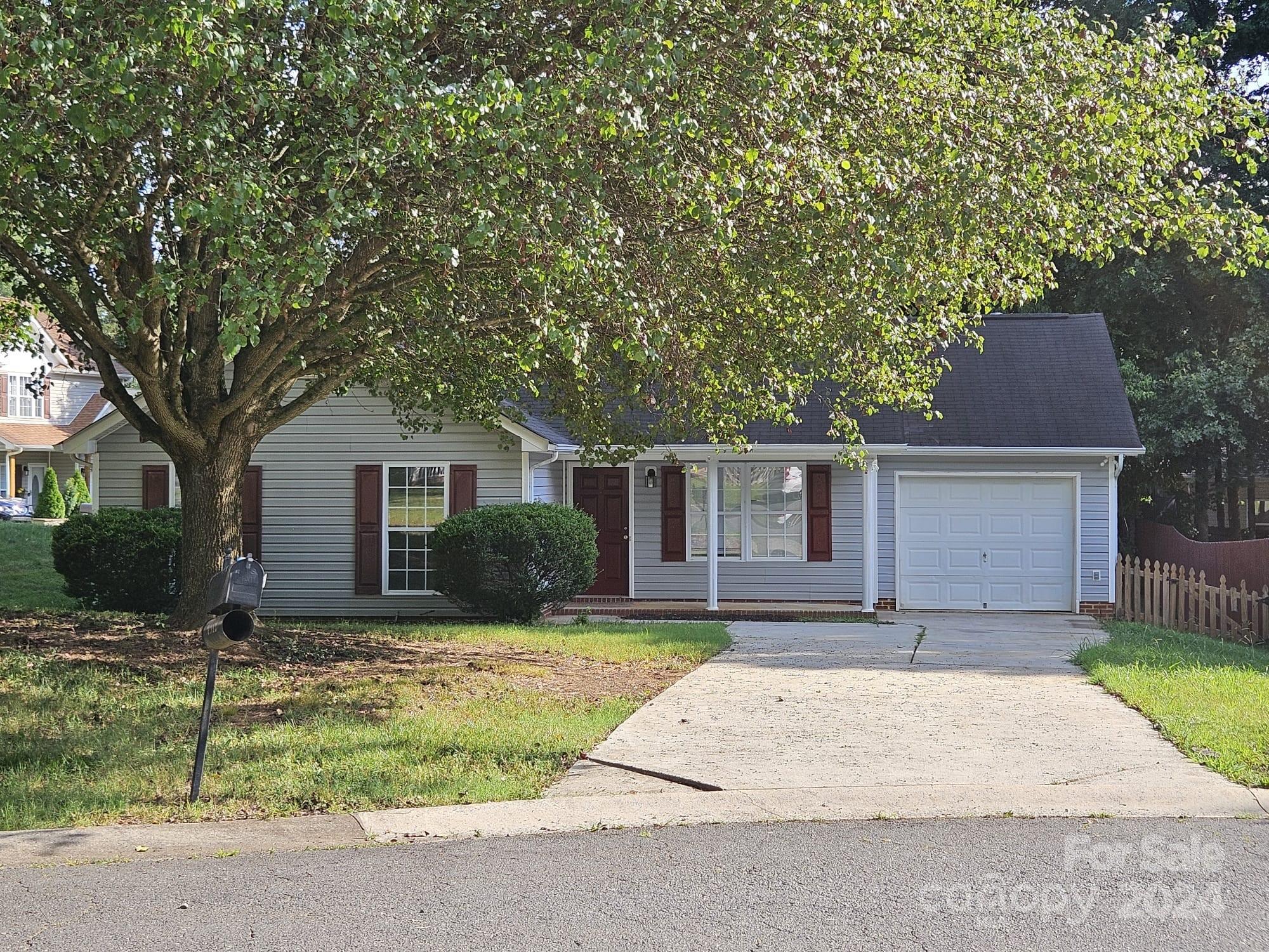Axis Ct, Charlotte, NC 28273