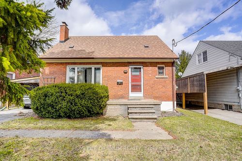 16 Ayre Point Road, Scarborough, ON, M1M1G5 | Card Image