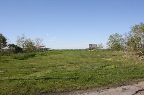 301 Lakeview Dr, Slidell, LA, 70458-5915 | Card Image