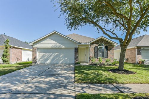 7443 Ida Wells Forest Dr, Houston, TX, 77016-6567 | Card Image