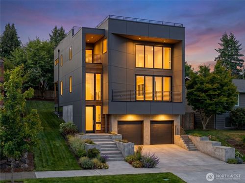 8022 Fauntleroy Way Sw, Seattle, WA, 98136-2233 | Card Image