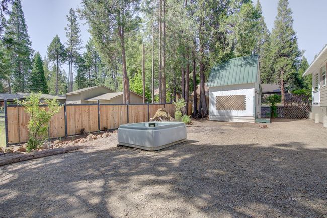 Backyard/storage building | Image 42