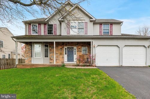4 E Summit Ave, TELFORD, PA, 18969-1839 | Card Image