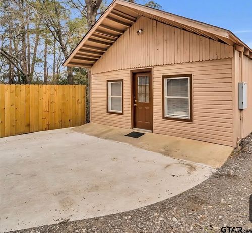 925 W 8th St, Tyler, TX, 75701-3911 | Card Image