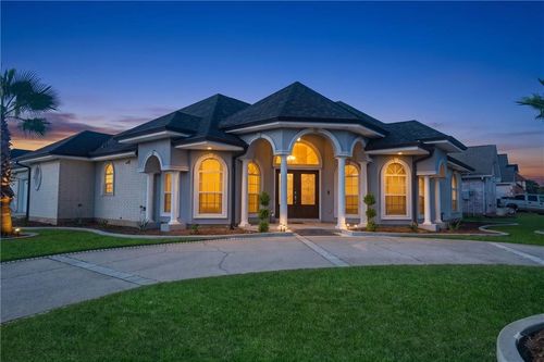 11412 Longview Dr, New Orleans, LA, 70128-5226 | Card Image