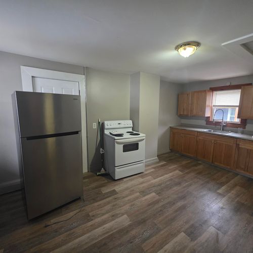 2-200 Main St, Claremont, NH, 03743-4844 | Card Image