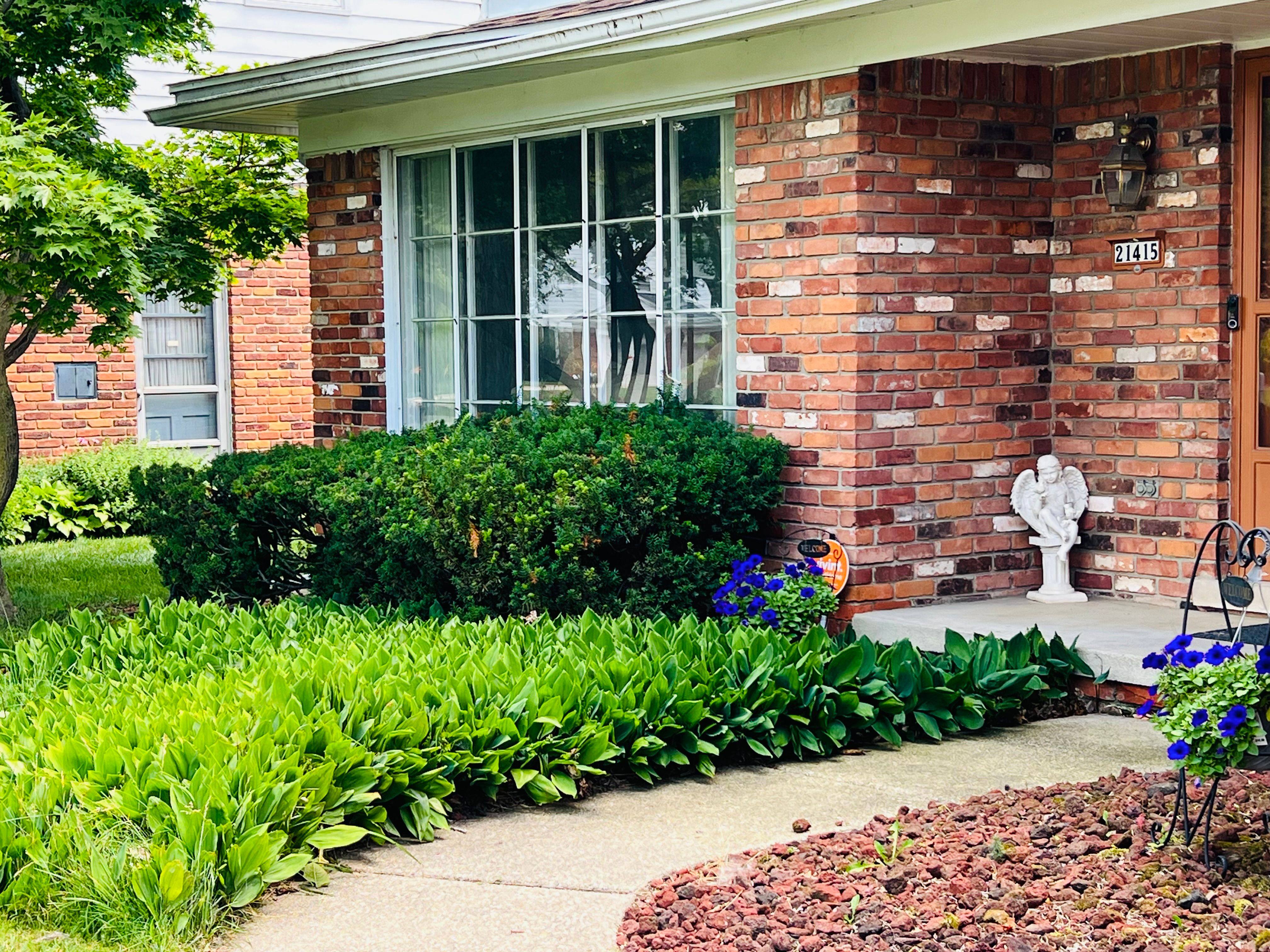 Independence Dr, Southfield, MI 48076