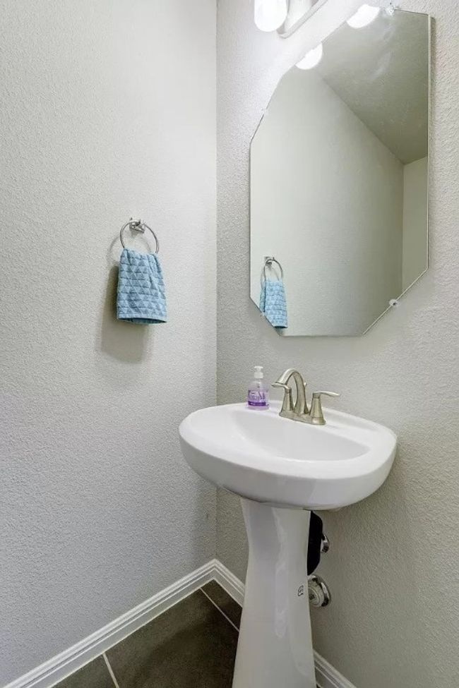 UNIT-213 - 2304 S Lakeline Blvd, Townhouse with 3 bedrooms, 3 bathrooms and 2 parking in Cedar Park TX | Image 10