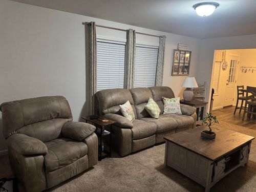 4 Manorcrest Dr, Nashua, NH, 03062-1113 | Card Image