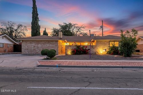 3028 Wedgewood Dr, El Paso, TX, 79925-4303 | Card Image