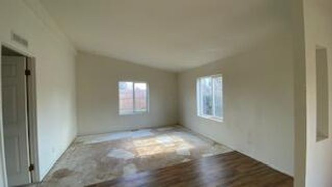 F-FAMILY ROOM | Image 14