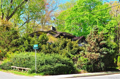 50 Cedar St, Brookhaven, NY, 11719-9678 | Card Image