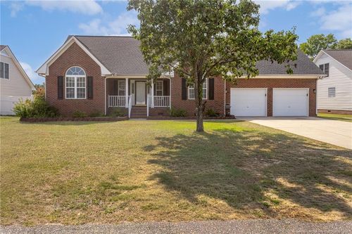 5039 Woodspring Dr, Hope Mills, NC, 28348-2624 | Card Image