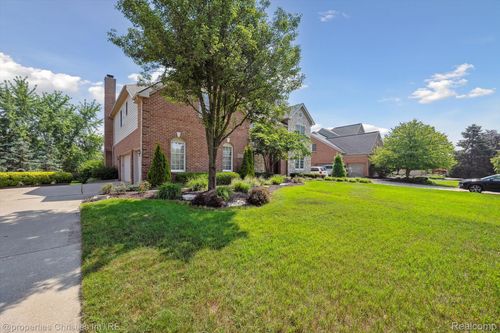 45922 Riviera Dr, Northville, MI, 48168-8583 | Card Image