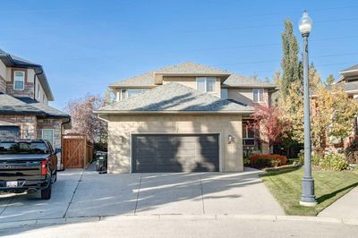 18 Strathridge Crt Sw, House detached with 3 bedrooms, 2 bathrooms and 2 parking in Calgary AB | Image 1