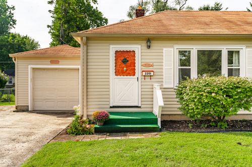 2201 E 65th St, Indianapolis, IN, 46220-2138 | Card Image