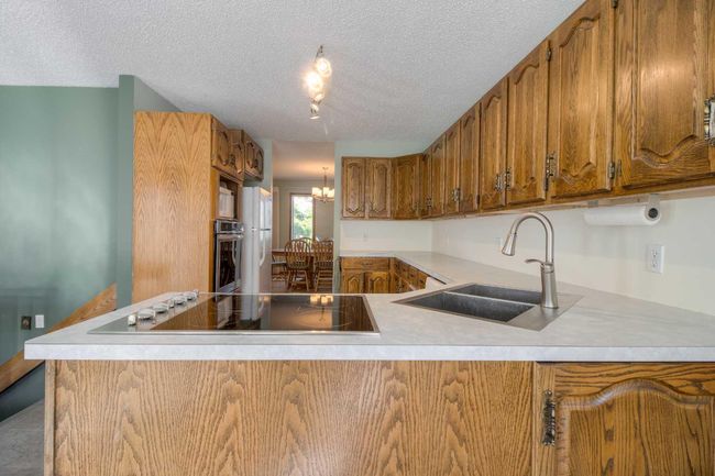 6 Tudor Cres S, House detached with 6 bedrooms, 3 bathrooms and 4 parking in Lethbridge AB | Image 16