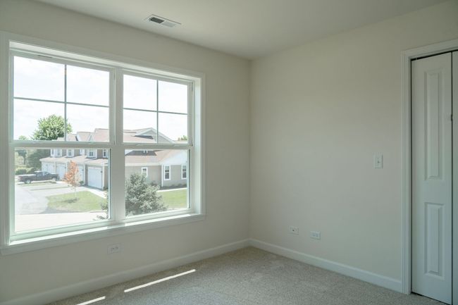 513 Amherst Dr, Townhouse with 3 bedrooms, 3 bathrooms and 4 parking in Sycamore IL | Image 21