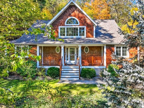 475 Howard St, Northborough, MA, 01532-1032 | Card Image