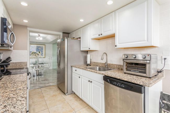APT-403 - 3589 S Ocean Blvd, Condo with 2 bedrooms, 2 bathrooms and null parking in Palm Beach FL | Image 8