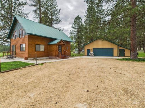 19 Hack Ln, Idaho City, ID, 83631-4107 | Card Image
