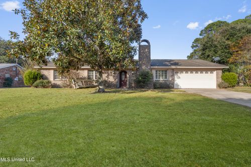 1513 Woodhaven St, Pascagoula, MS, 39581-2246 | Card Image