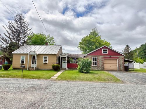 40 Maria St, Claremont, NH, 03743-4725 | Card Image