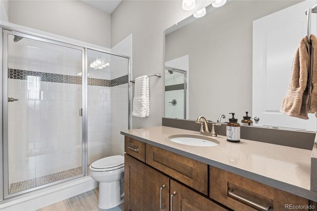 In-law suite ensuite | Image 28