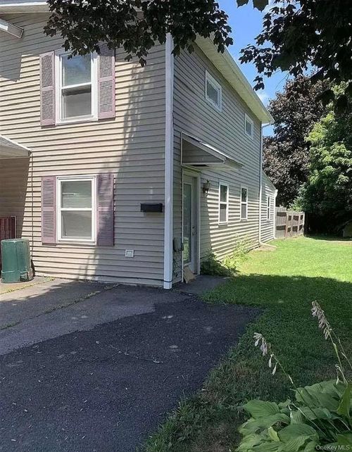 b-11 Cherry St, Red Hook, NY, 12571-1404 | Card Image