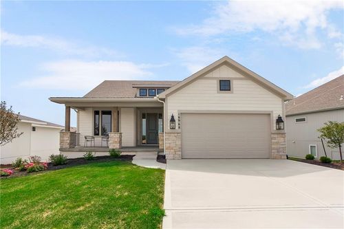 16968 S Cheshire St, Olathe, KS, 66062-7817 | Card Image