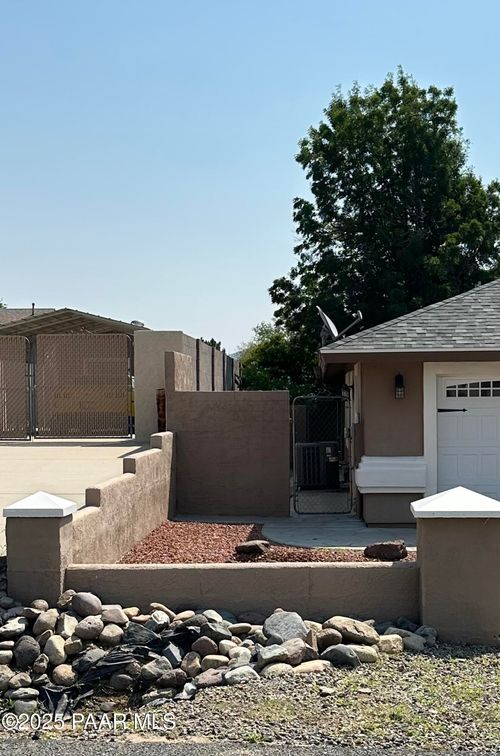 6217 N Little Papoose Dr, Prescott Valley, AZ, 86314-3207 | Card Image