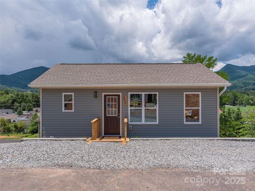 164 Carsen Loop, Waynesville, NC, 28785-0037 | Card Image