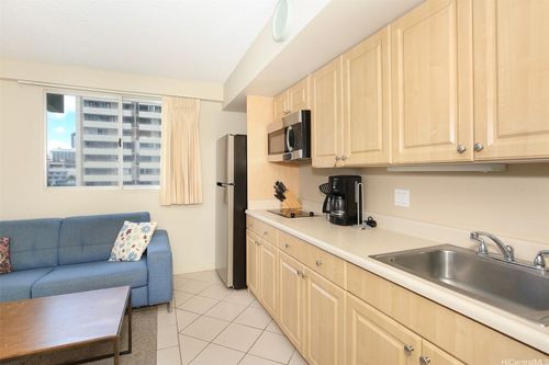 apt-512-2440 Kuhio Ave, Honolulu, HI, 96815-3348 | Card Image