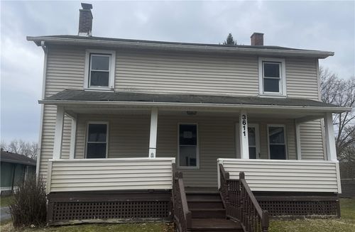 3611 E Main St, Hillsville, PA, 16132-1003 | Card Image