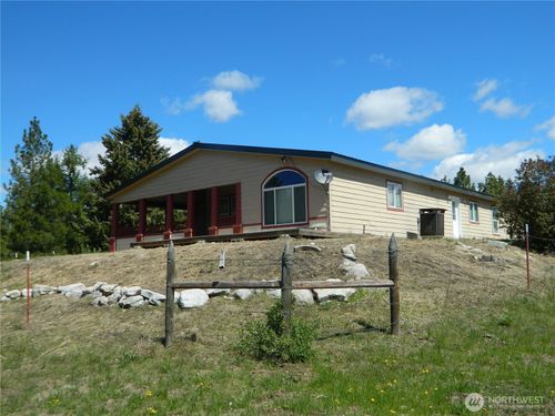 152 High Country Dr E, Tonasket, WA, 98855-9384 | Card Image