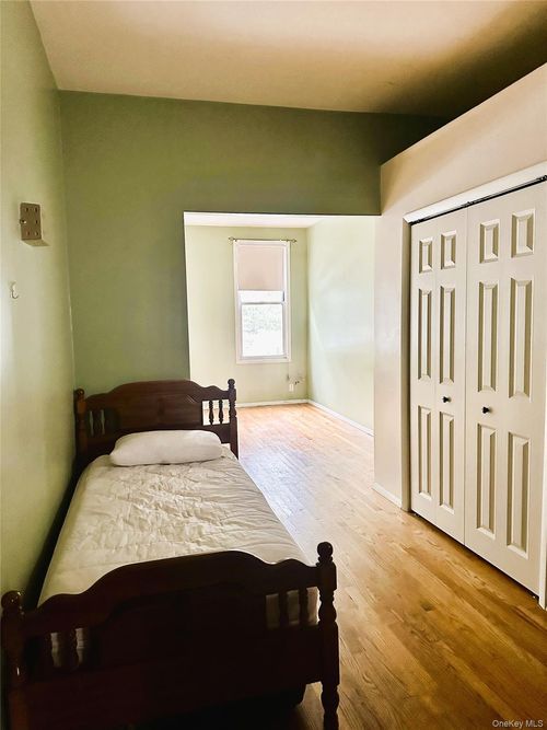 1l-5353 72nd St, Maspeth, NY, 11378-1724 | Card Image