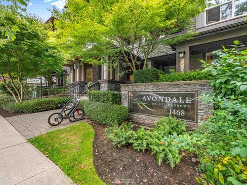 302-1468 St Andrews Ave, North Vancouver, BC, V7L0A8 | Card Image