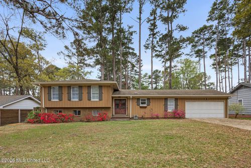 2017 Southwood Rd, Jackson, MS, 39211-6032 | Card Image
