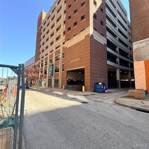 2-415 N 10th Street, St Louis, MO, 63101 | Card Image