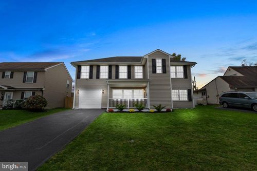 19 Prunewood Rd, LEVITTOWN, PA, 19056-3526 | Card Image