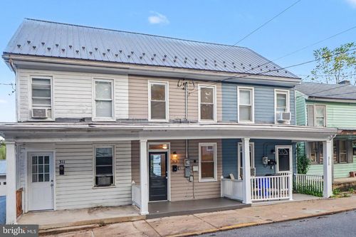 313 E Burd St, SHIPPENSBURG, PA, 17257-1403 | Card Image