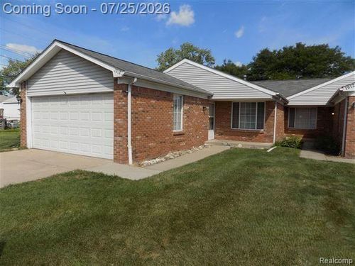 19121 Waldorf St, Roseville, MI, 48066-7909 | Card Image