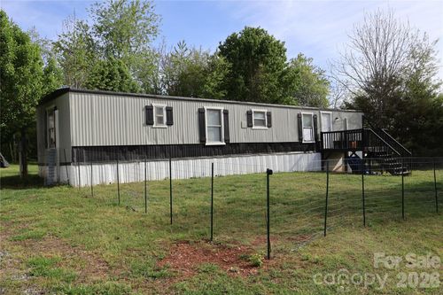 126 Cedarvale Dr, Harmony, NC, 28634-9063 | Card Image