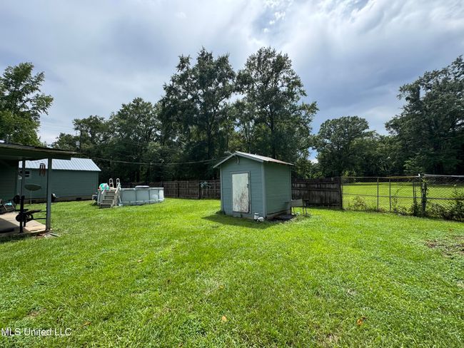 Large backyard | Image 4