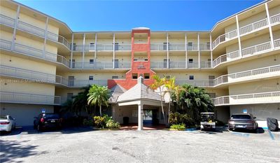 442 - 8290 Lake Dr, Condo with 1 bedrooms, 1 bathrooms and null parking in Doral FL | Image 3