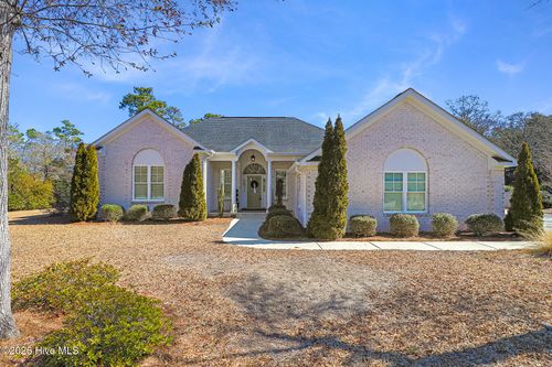 204 Nottingham Ln, Morehead City, NC, 28557-8979 | Card Image