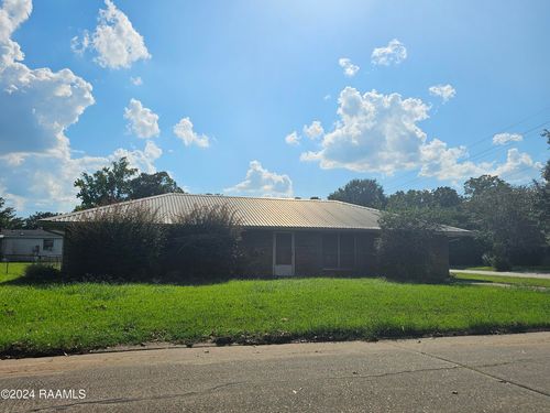 111 W Saltilla Street, New Iberia, LA, 70560 | Card Image