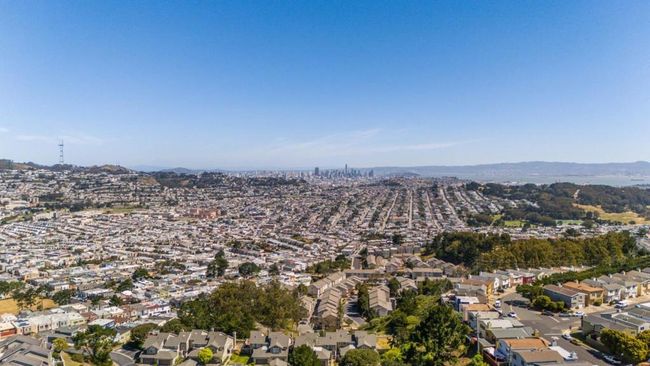 156 Treeview Dr, Townhouse with 2 bedrooms, 3 bathrooms and 2 parking in Daly City CA | Image 55