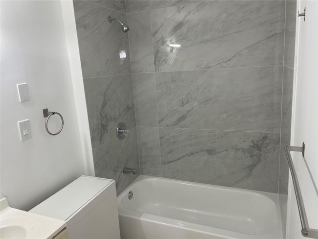 Bathroom | Image 4
